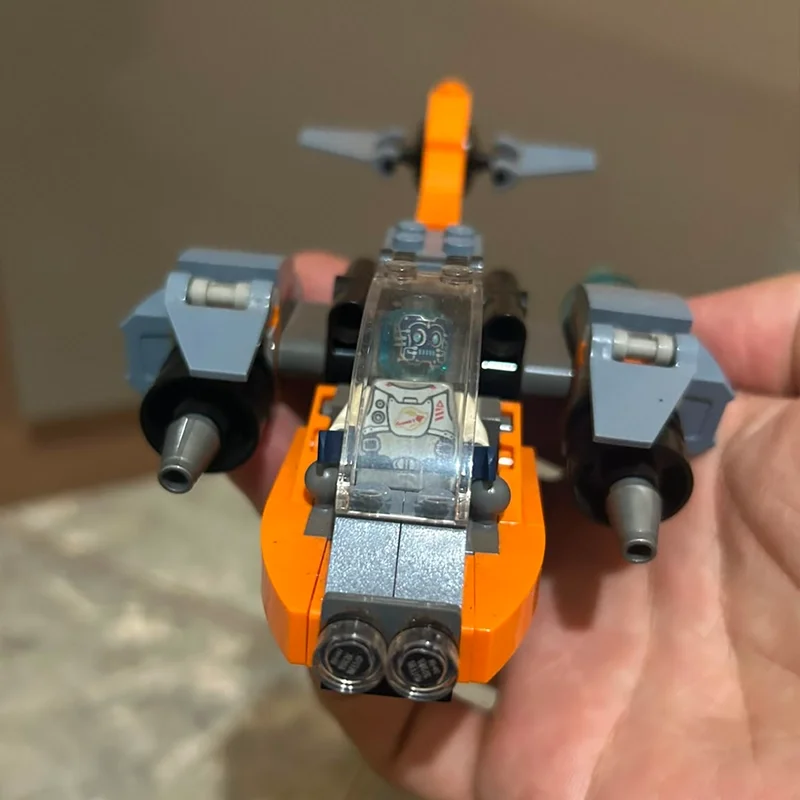 Cyber Drone 31111, uma aventura futurista em cada peça